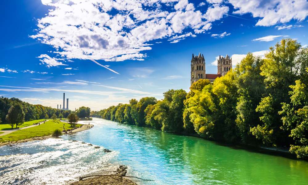 Wohnen mit Lebensqualität in München – Isar und Englischer Garten als grüne Oase in der Großstadt