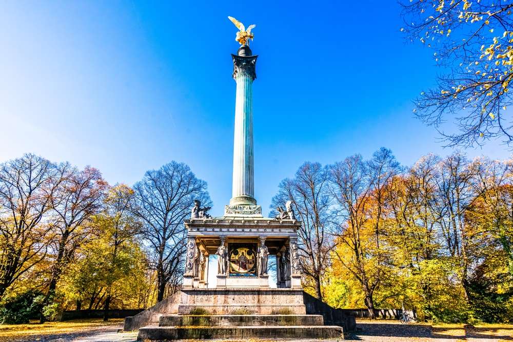 Bogenhausen Denkmal im Englischen Garten – Leben in München 2025 mit elegantem und ruhigem Stadtviertel