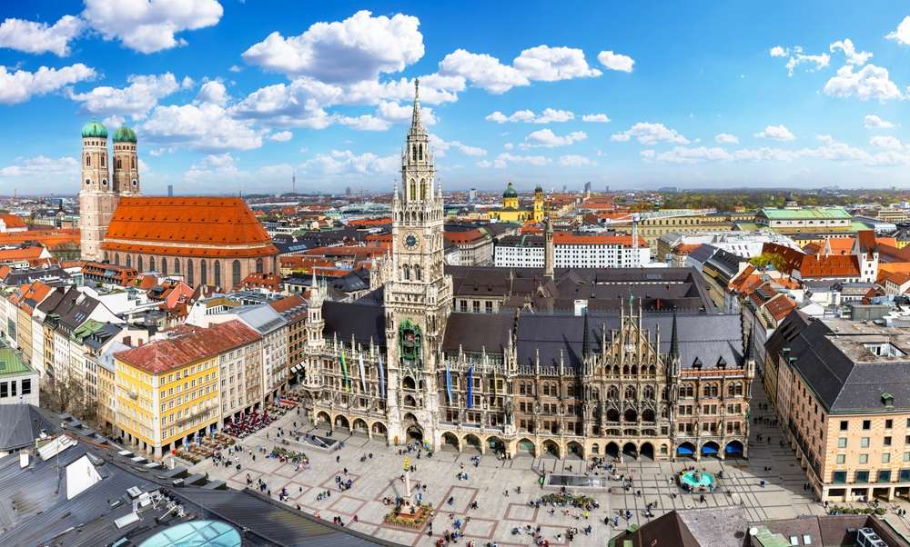 Luftaufnahme von München – das Zentrum der Immobilienfinanzierung und Investition im Jahr 2025.